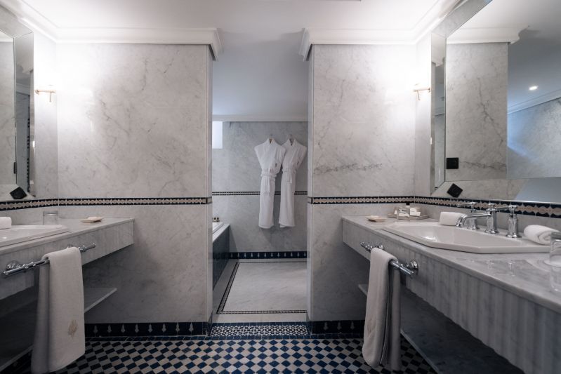 AMBASSADOR Room ALMHD8