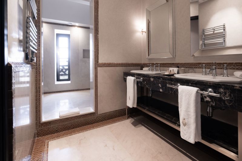 AMBASSADOR Room SLT2